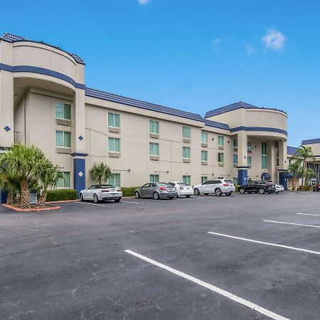 Clarion Inn & Suites Central Clearwater Beach المظهر الخارجي الصورة