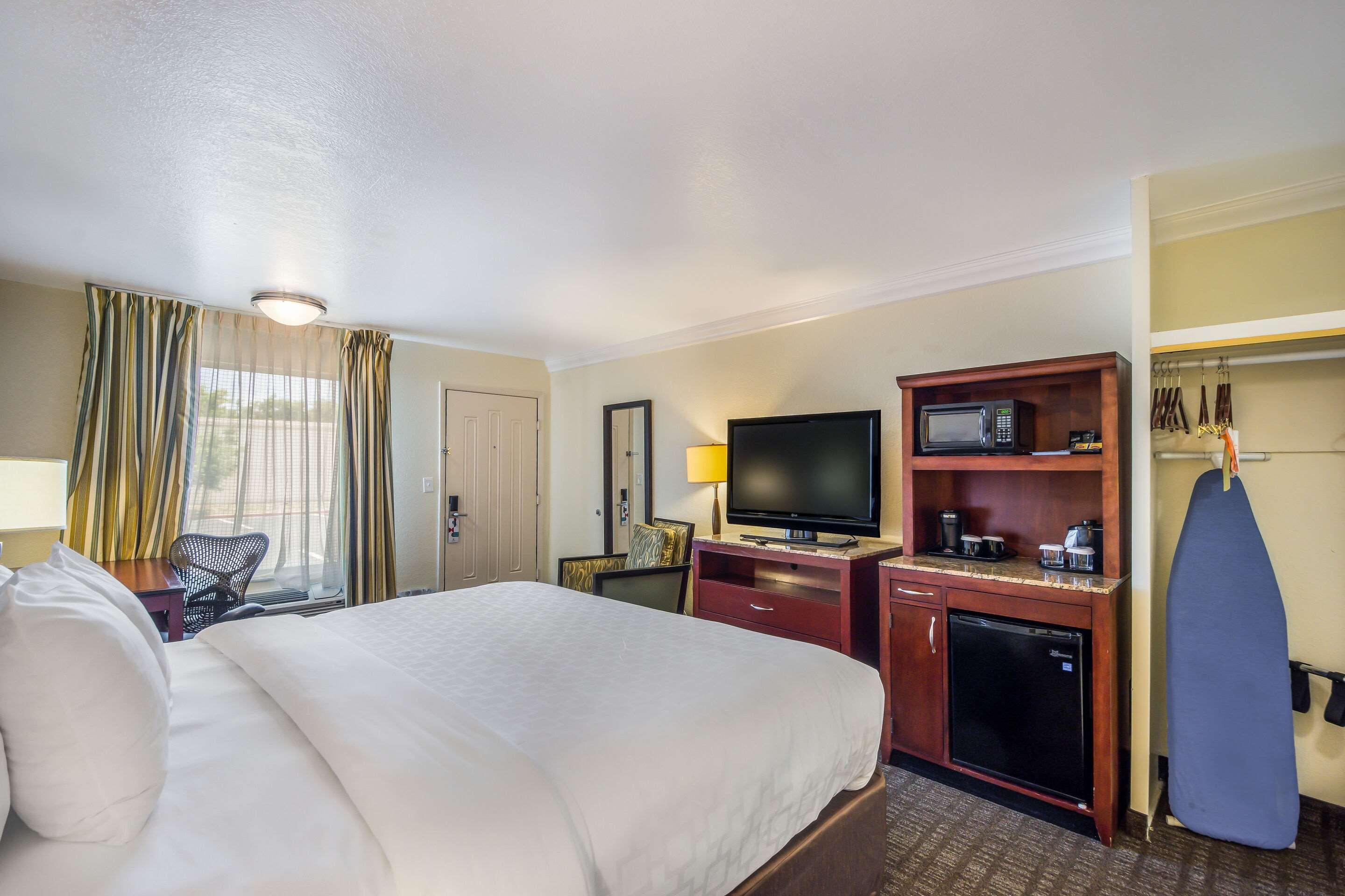 Clarion Inn & Suites Central Clearwater Beach المظهر الخارجي الصورة
