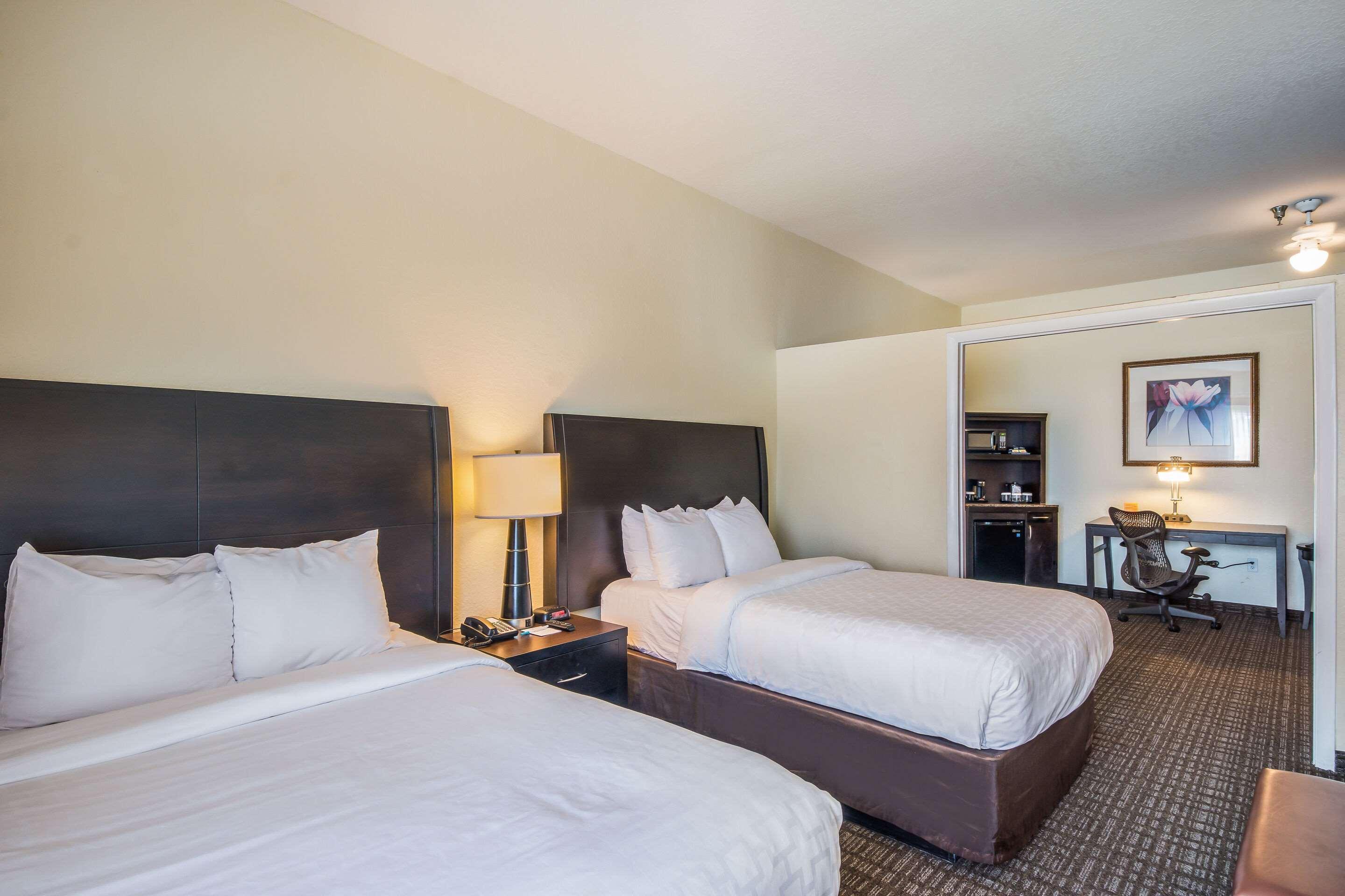 Clarion Inn & Suites Central Clearwater Beach المظهر الخارجي الصورة