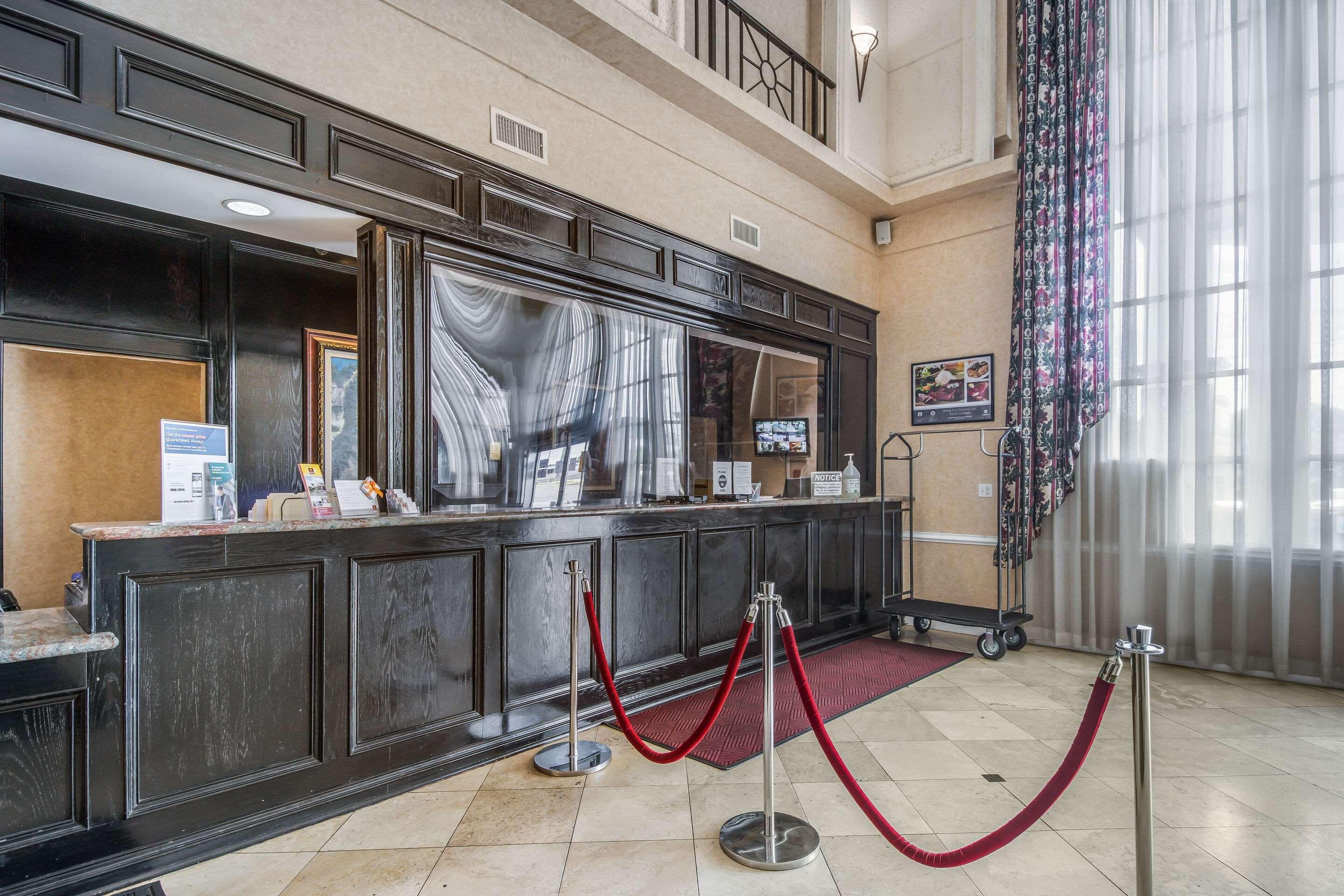 Clarion Inn & Suites Central Clearwater Beach المظهر الخارجي الصورة