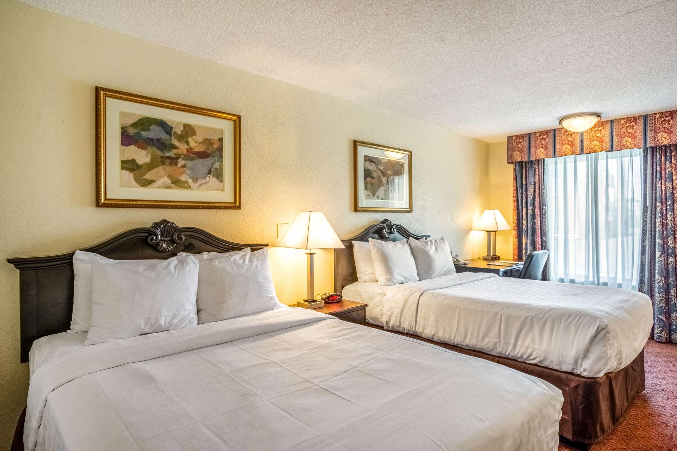 Clarion Inn & Suites Central Clearwater Beach المظهر الخارجي الصورة