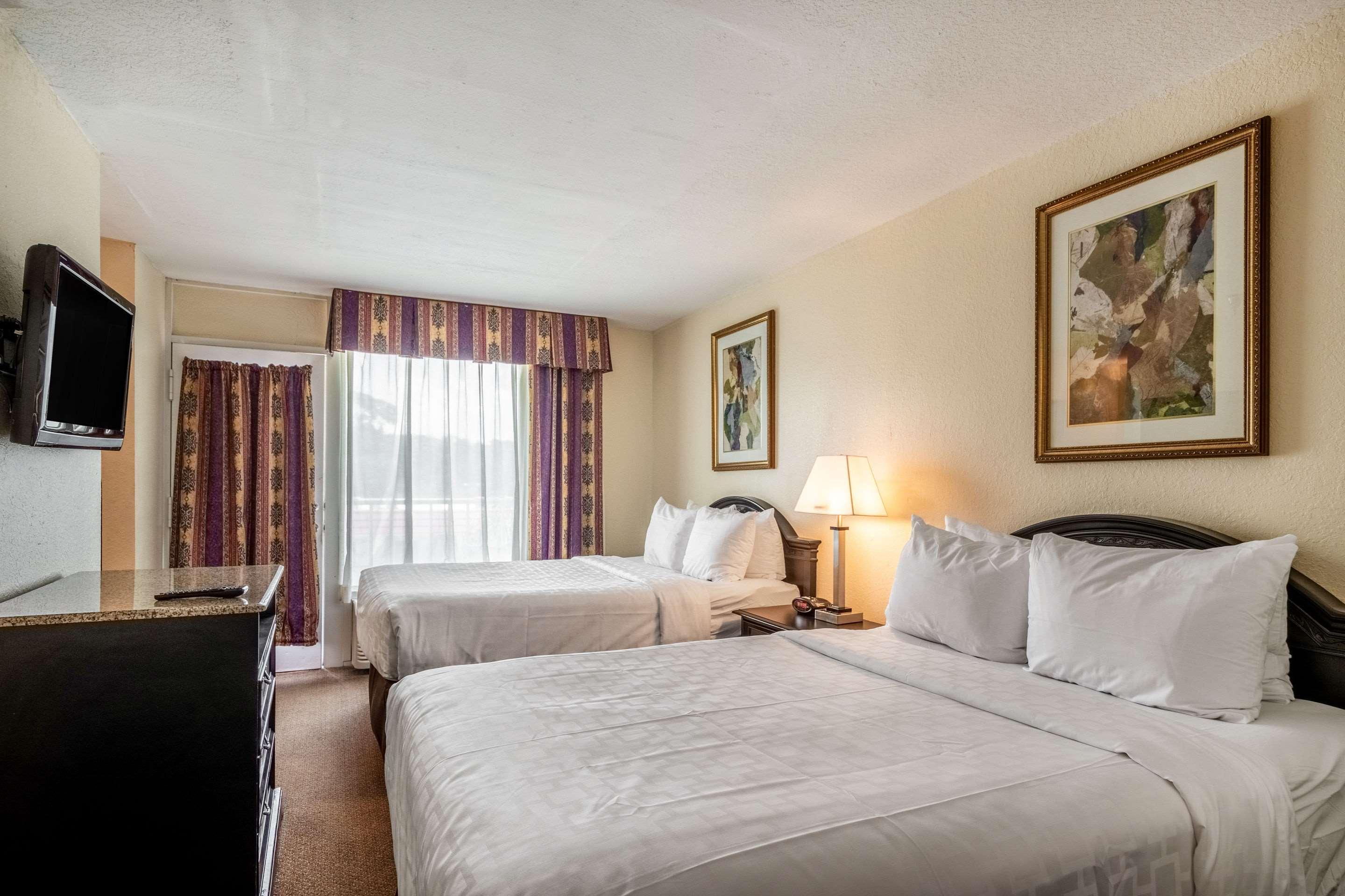 Clarion Inn & Suites Central Clearwater Beach المظهر الخارجي الصورة
