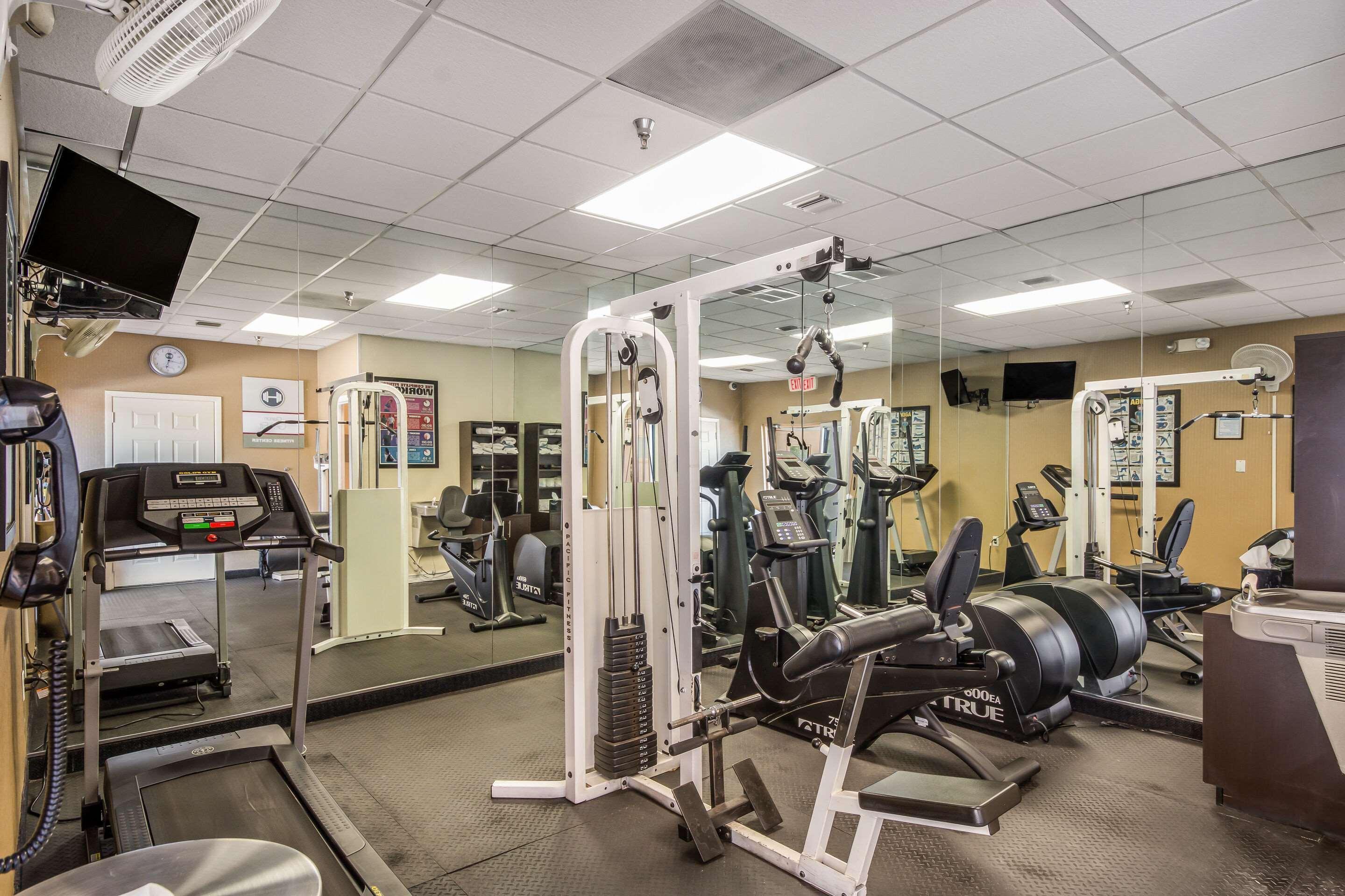 Clarion Inn & Suites Central Clearwater Beach المظهر الخارجي الصورة