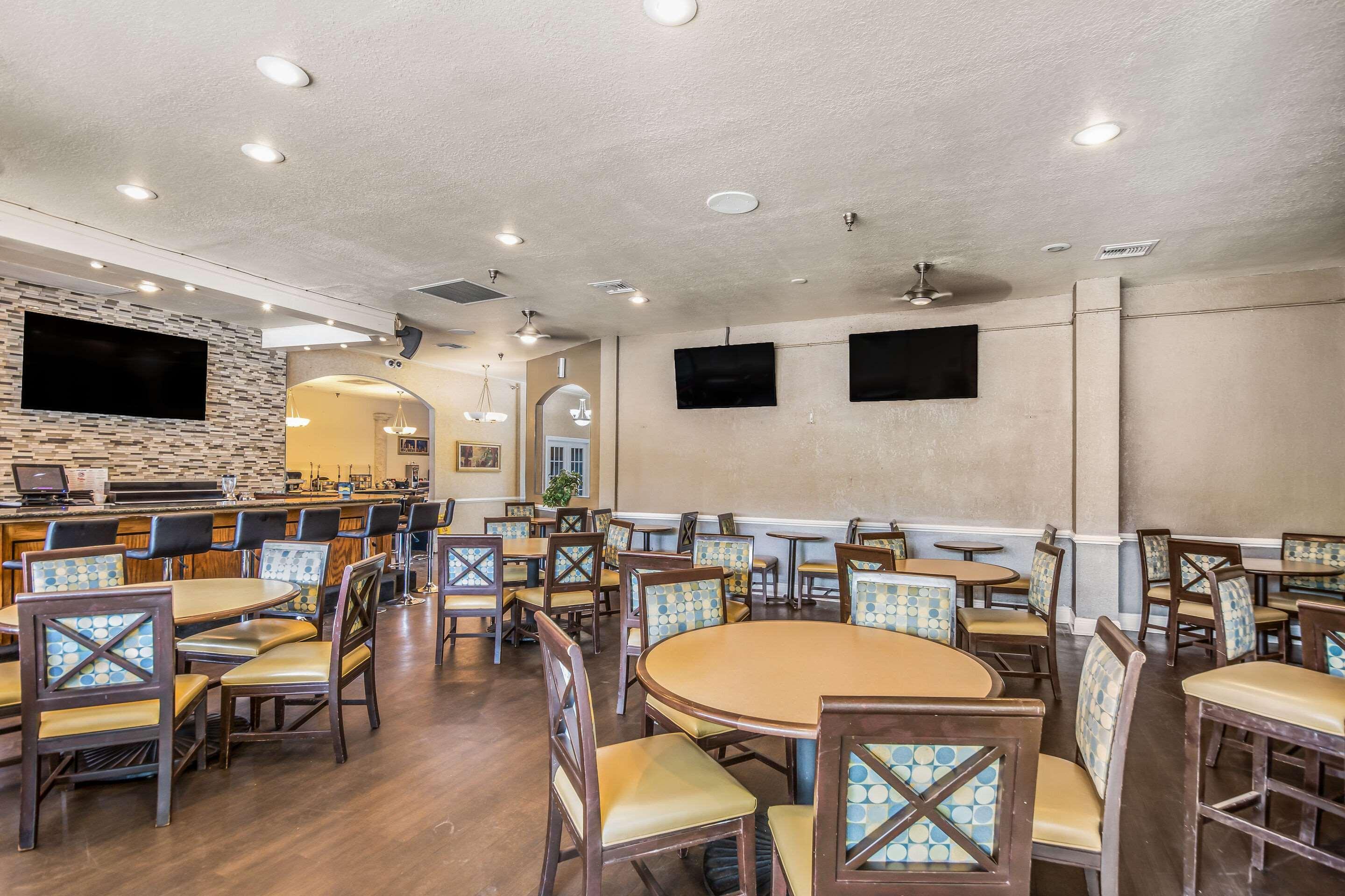 Clarion Inn & Suites Central Clearwater Beach المظهر الخارجي الصورة