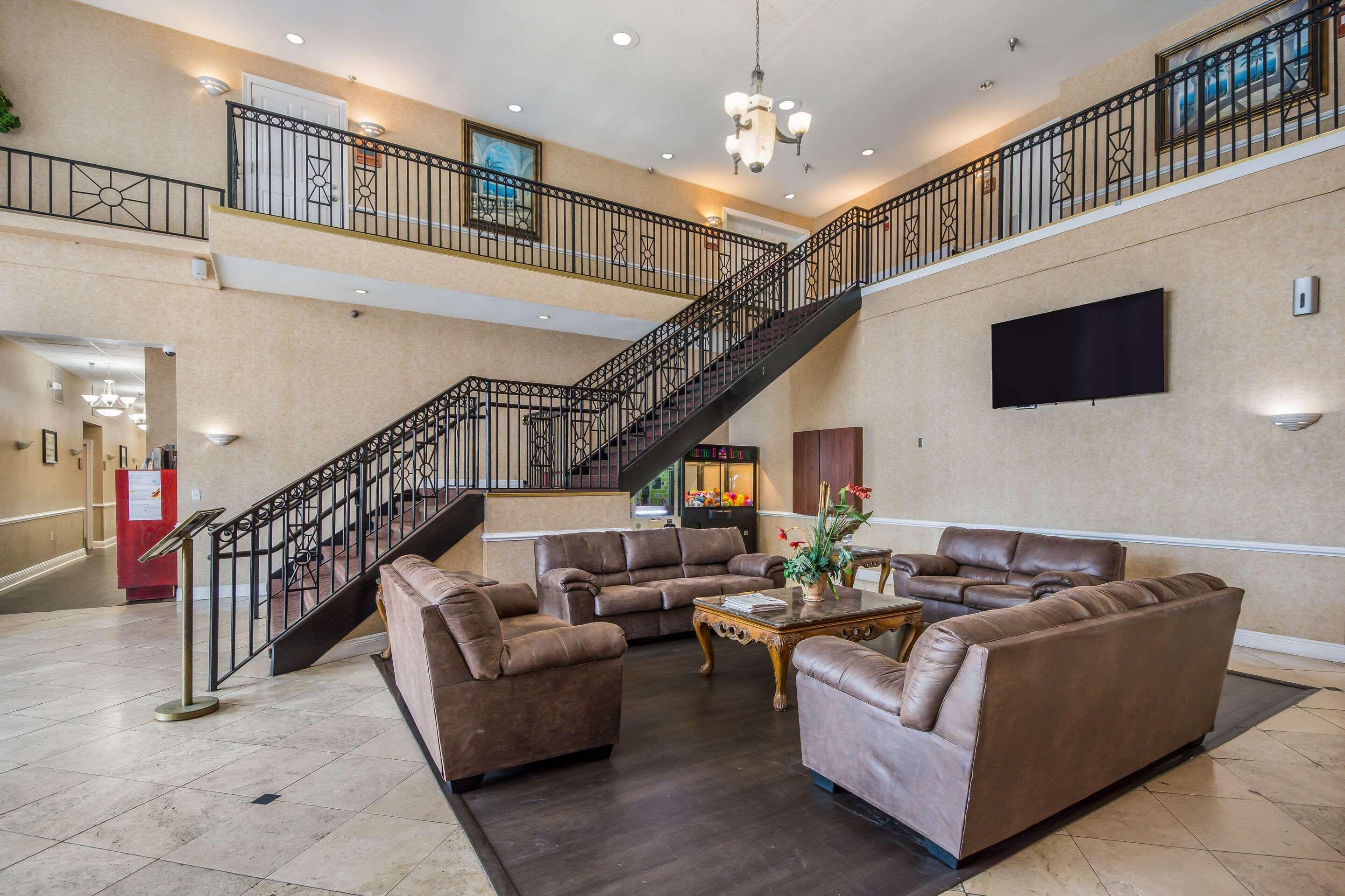 Clarion Inn & Suites Central Clearwater Beach المظهر الخارجي الصورة