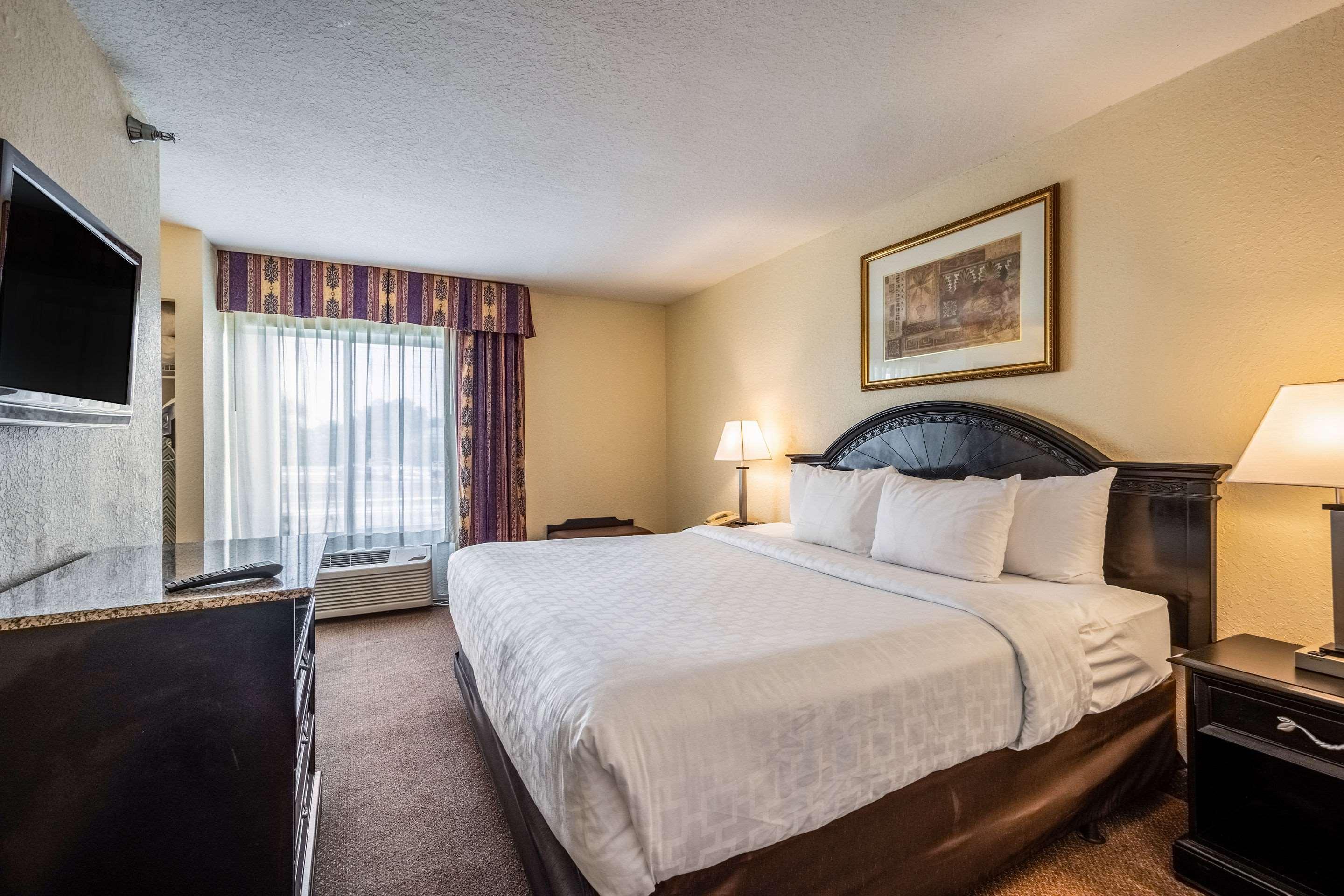 Clarion Inn & Suites Central Clearwater Beach المظهر الخارجي الصورة