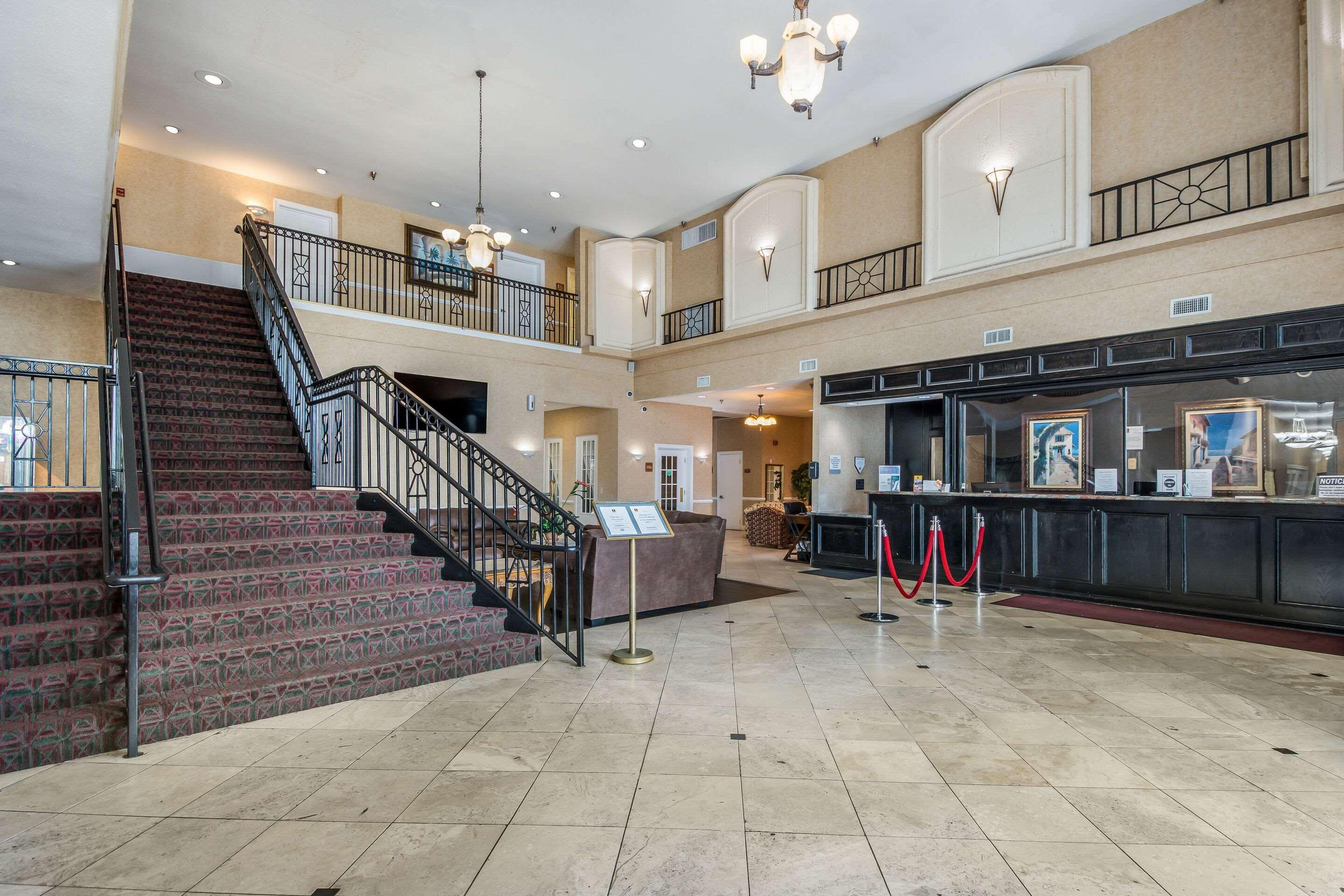 Clarion Inn & Suites Central Clearwater Beach المظهر الخارجي الصورة