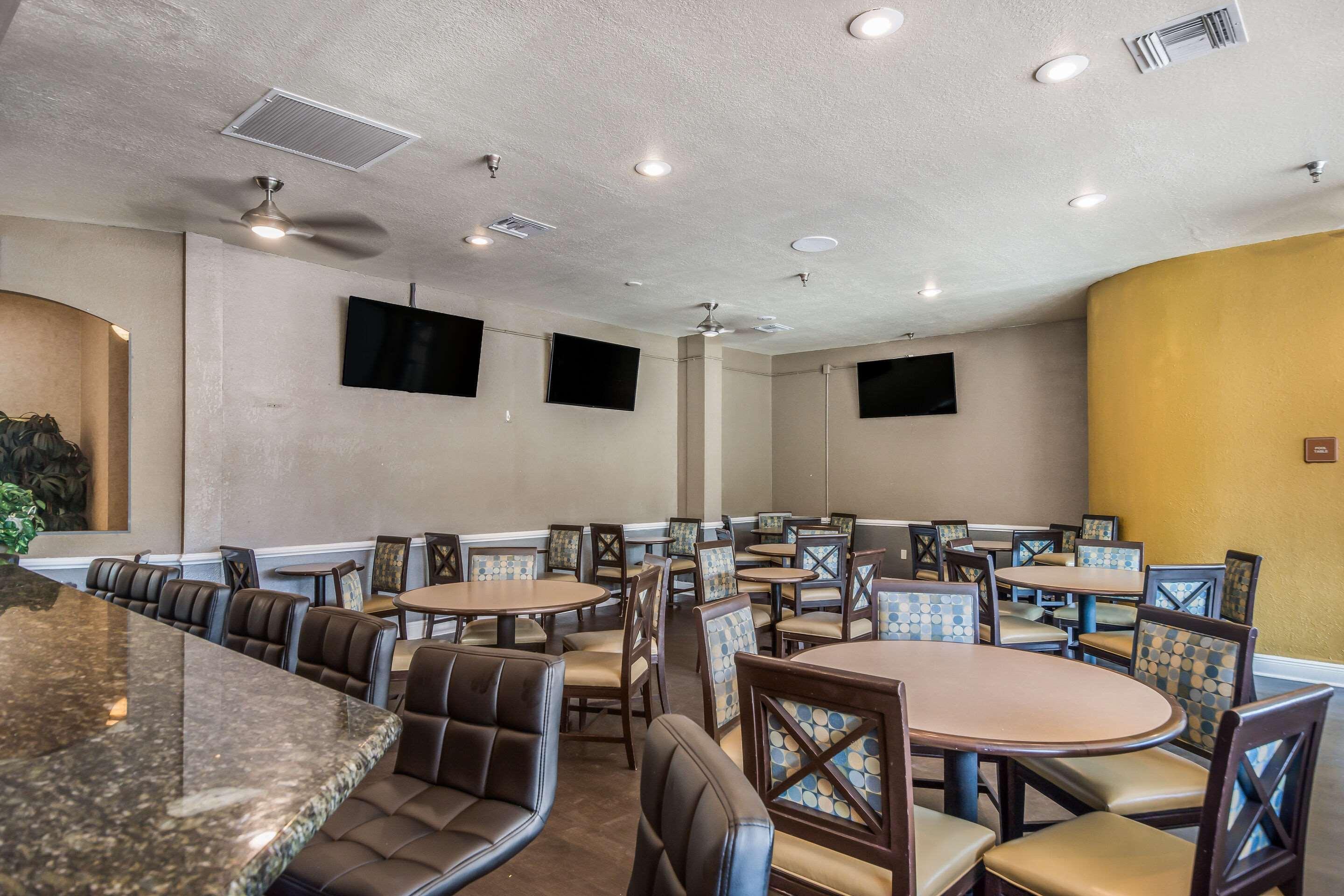 Clarion Inn & Suites Central Clearwater Beach المظهر الخارجي الصورة