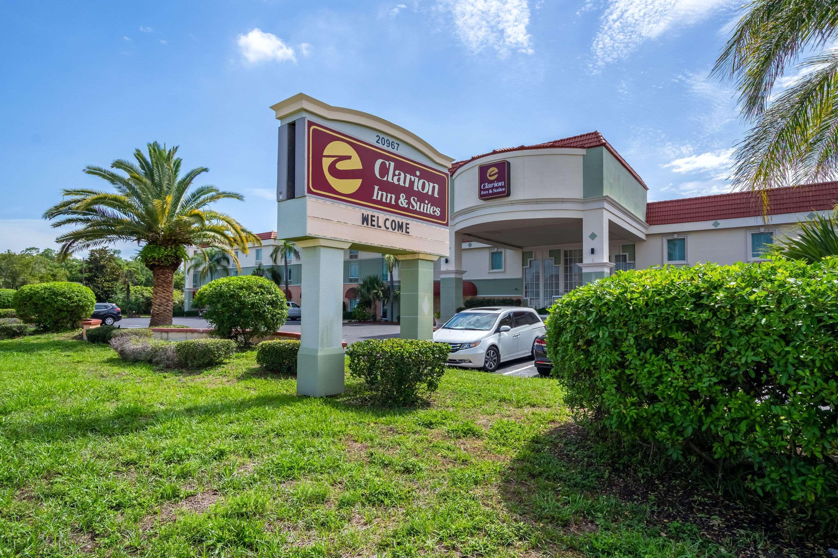 Clarion Inn & Suites Central Clearwater Beach المظهر الخارجي الصورة