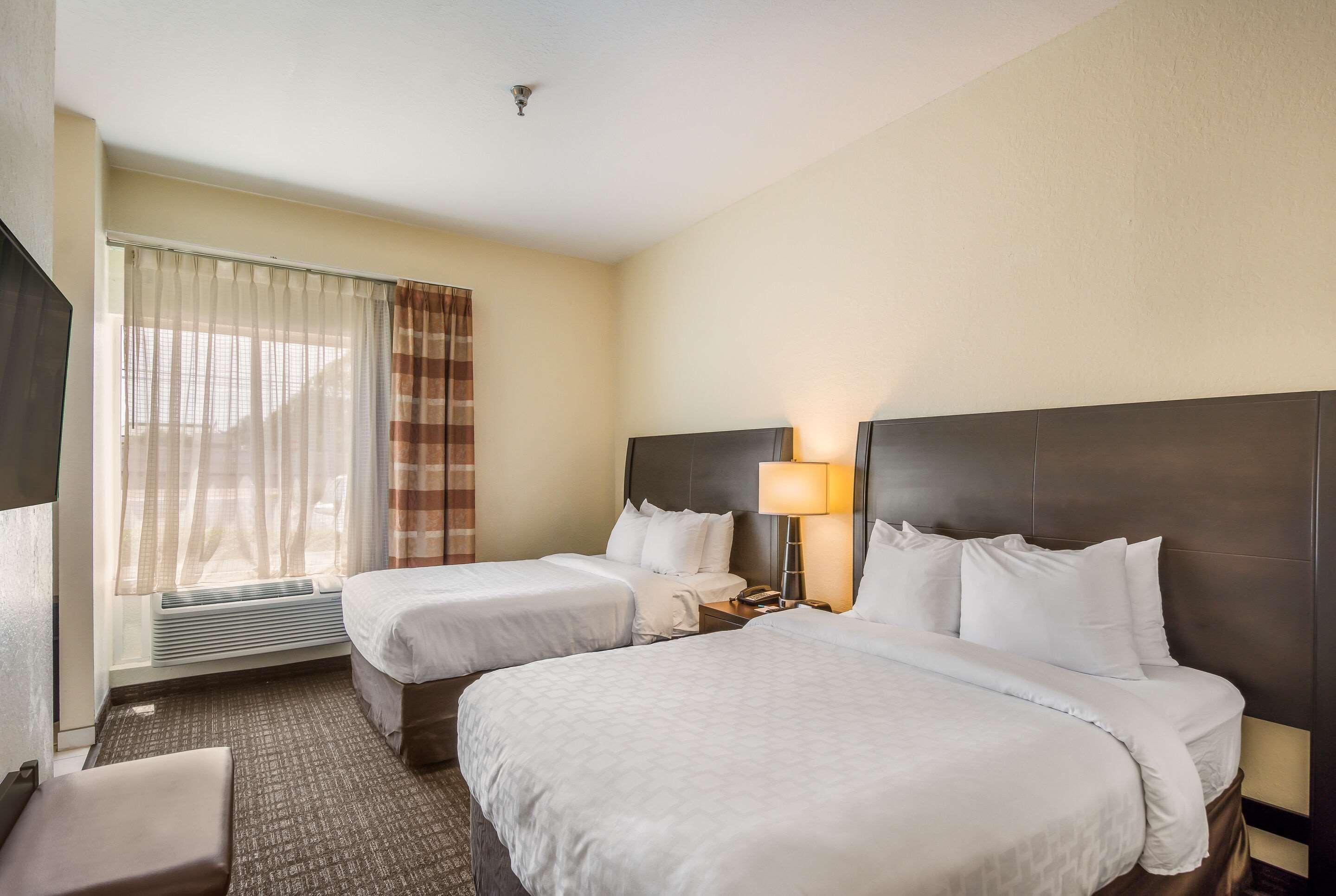 Clarion Inn & Suites Central Clearwater Beach المظهر الخارجي الصورة