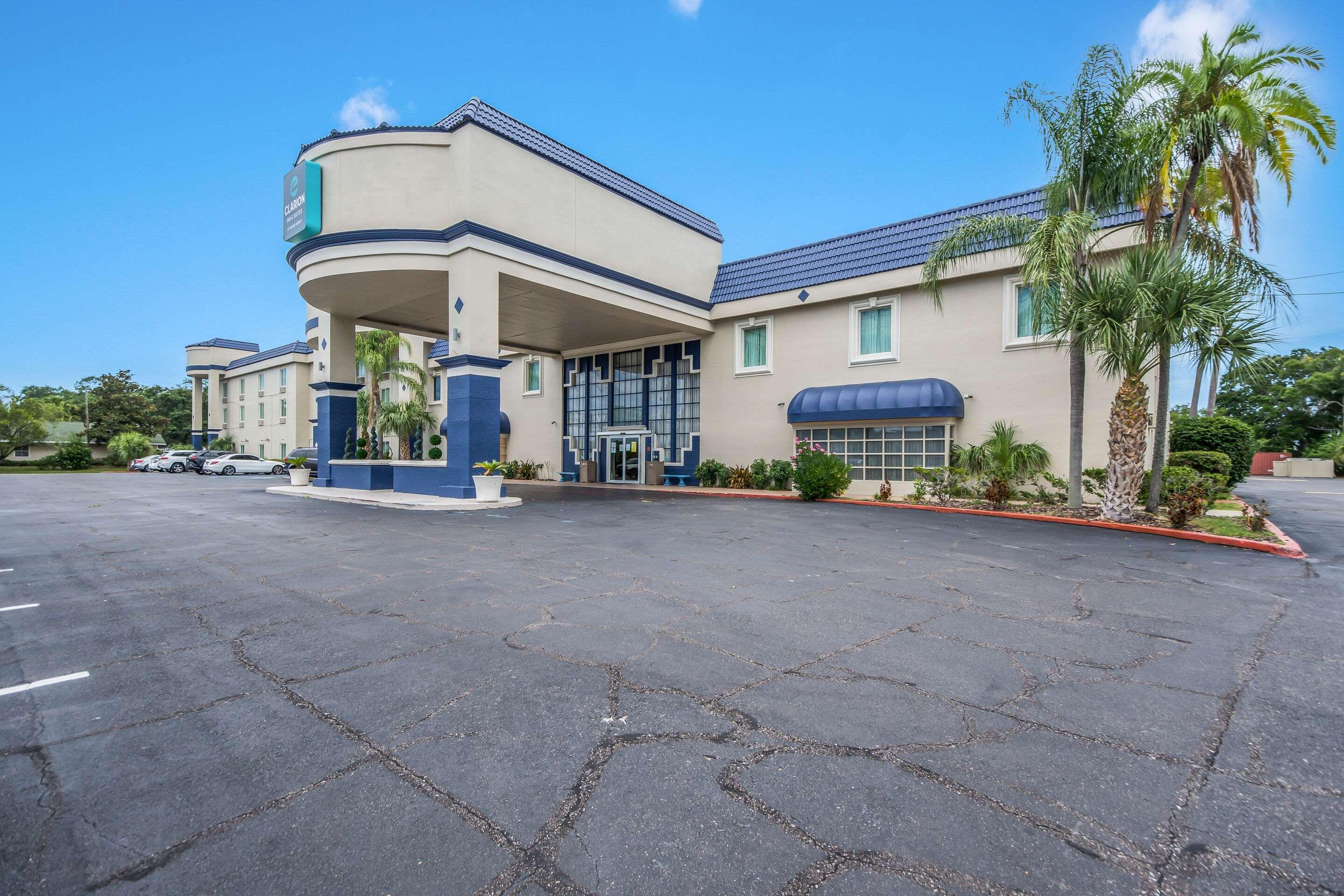 Clarion Inn & Suites Central Clearwater Beach المظهر الخارجي الصورة