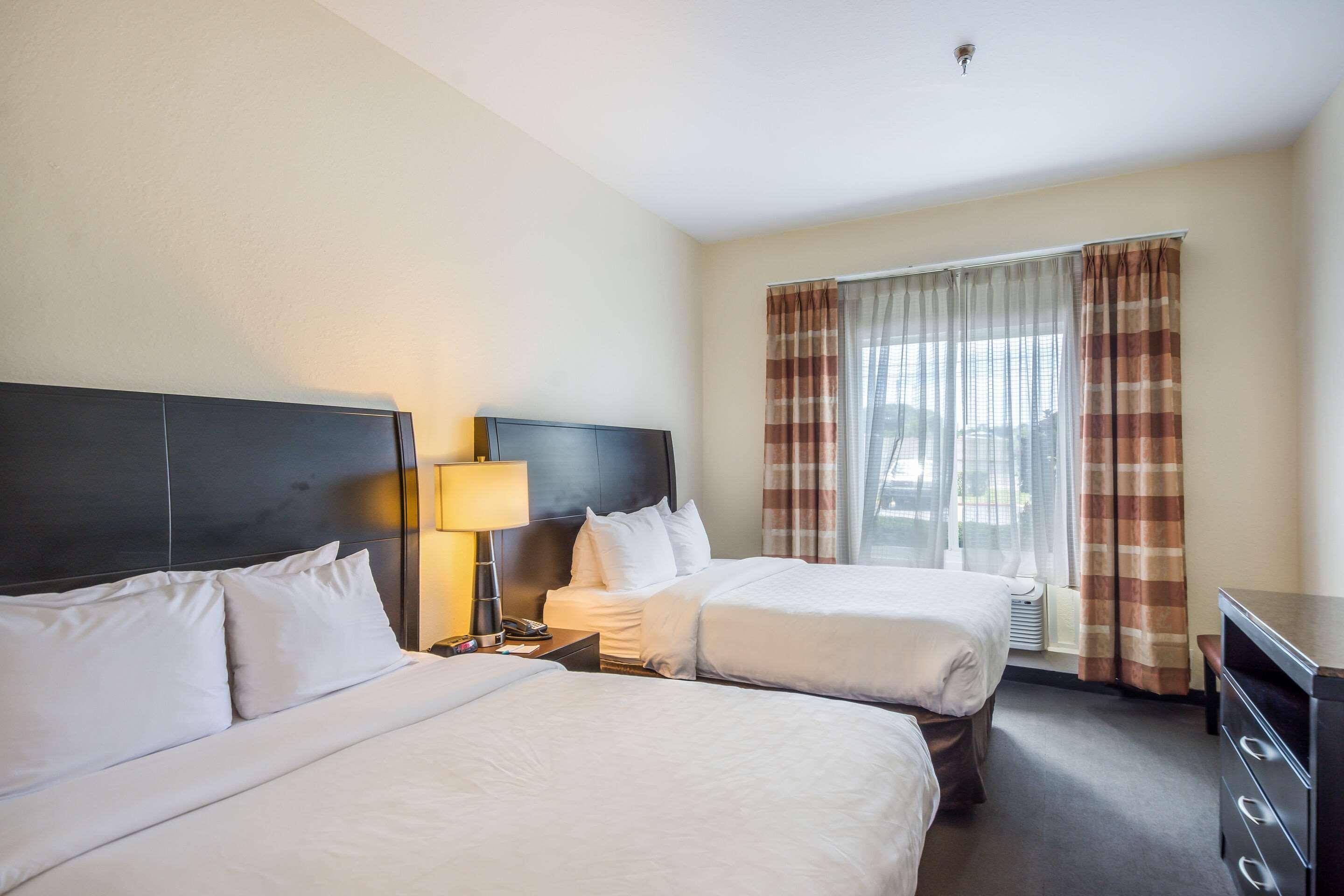 Clarion Inn & Suites Central Clearwater Beach المظهر الخارجي الصورة