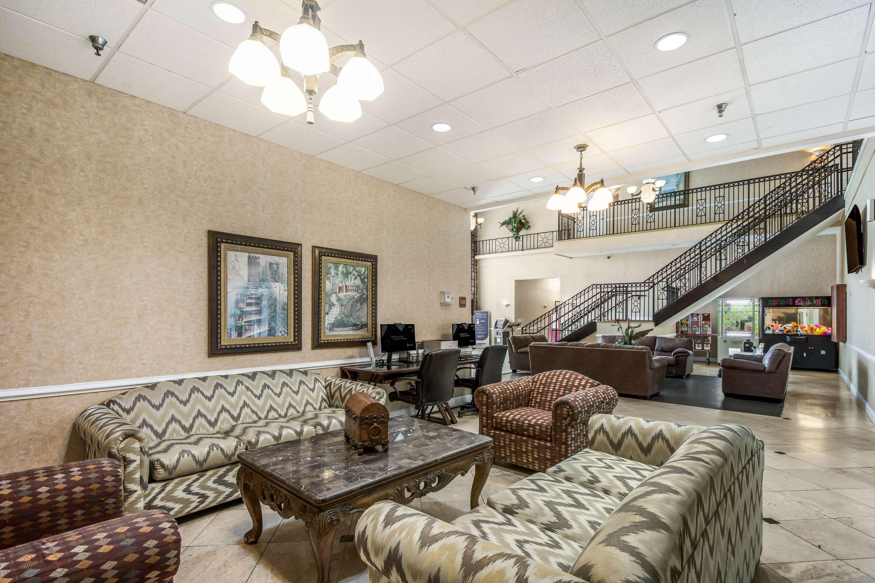 Clarion Inn & Suites Central Clearwater Beach المظهر الخارجي الصورة